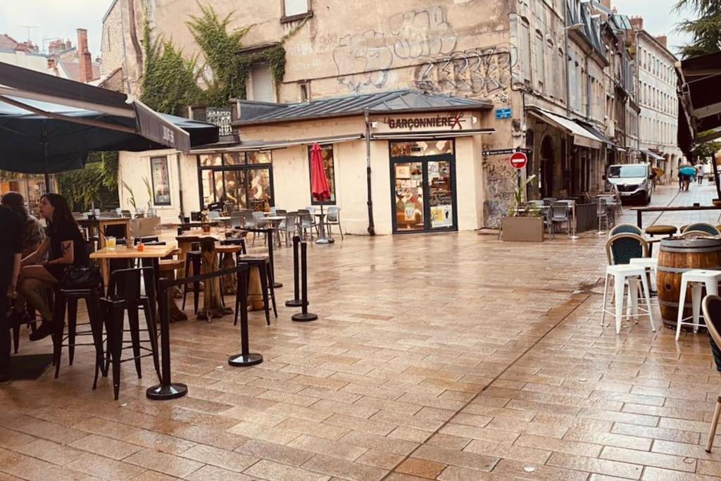 Studio Renove Avec Patio, Coeur Du Centre Ville Besanzón Exterior foto